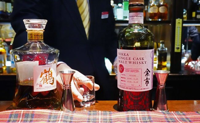 array-of-Japanese-whiskeys