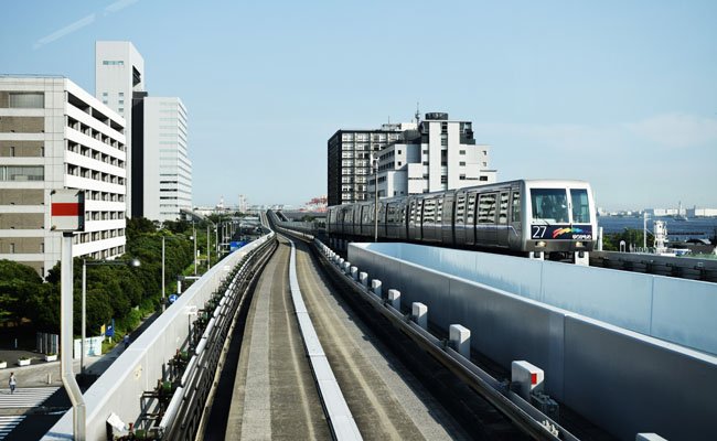 train-in-tokyo-japan