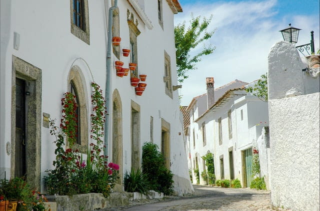 while buildings in portugal
