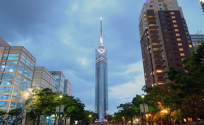 fukuoka-tower-in-japan
