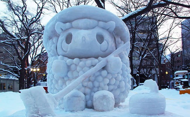 sapporo-snow-festival-snow-carving