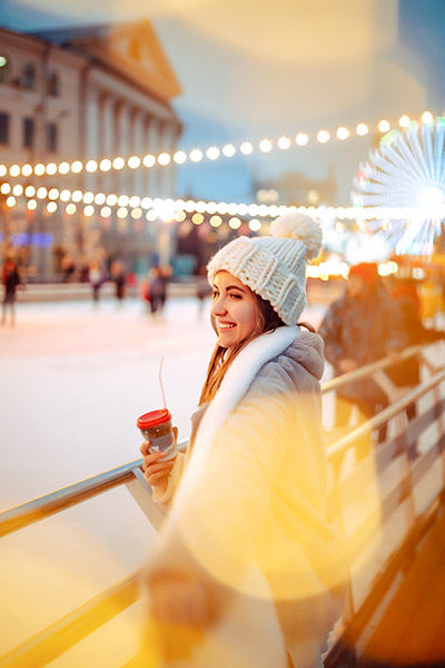 women-enjoying-her-holiday-with-travel-insurance