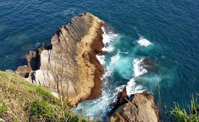 cliff-off-shikoku-japan-coast